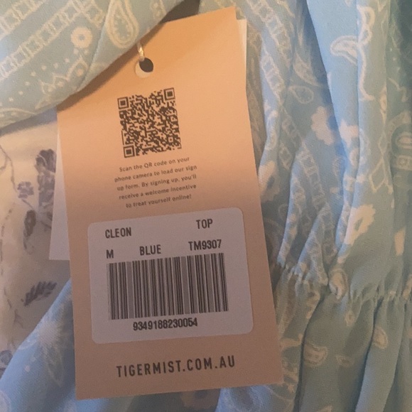 New Tiger Mist Cleon skirt set - Picture 6 of 6